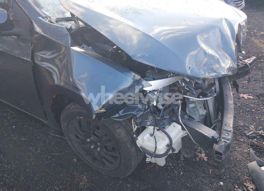 Photo 19 of 2015 Toyota Corolla LE (VIN 2T1BURHE1FC442981)