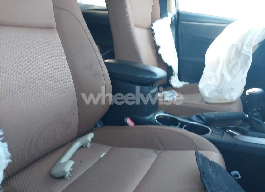 Photo 5 of 2015 Toyota Corolla LE (VIN 2T1BURHE1FC442981)