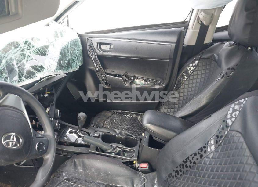 Photo 5 of 2015 Toyota Corolla L (VIN 2T1BURHE1FC475950)