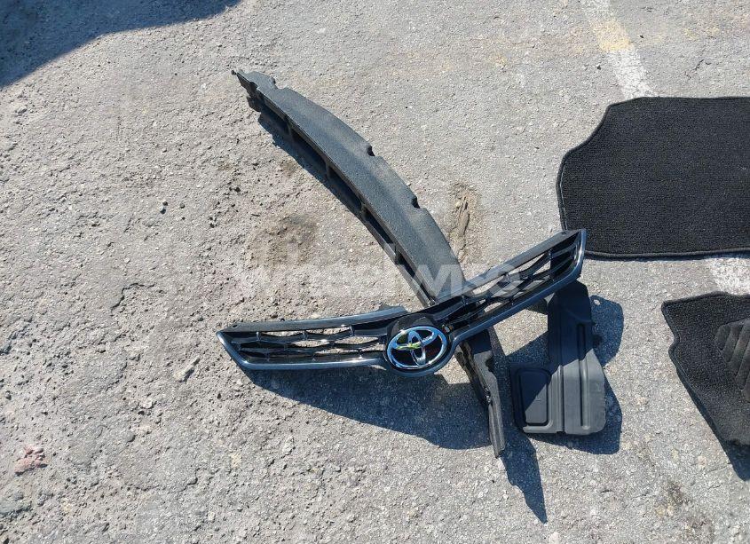 Photo 12 of 2015 Toyota Corolla (VIN 2T1BURHE1FC477293)