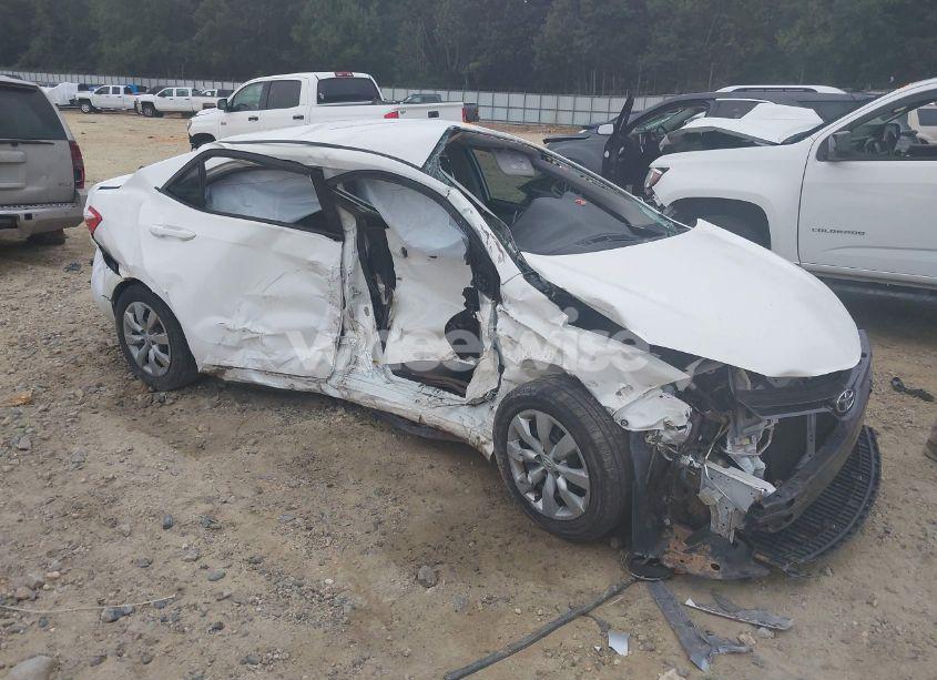 2015 Toyota Corolla LE (VIN 2T1BURHE1FC477391) main photo