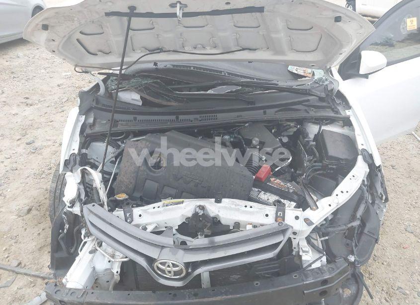 Photo 10 of 2015 Toyota Corolla LE (VIN 2T1BURHE1FC477391)