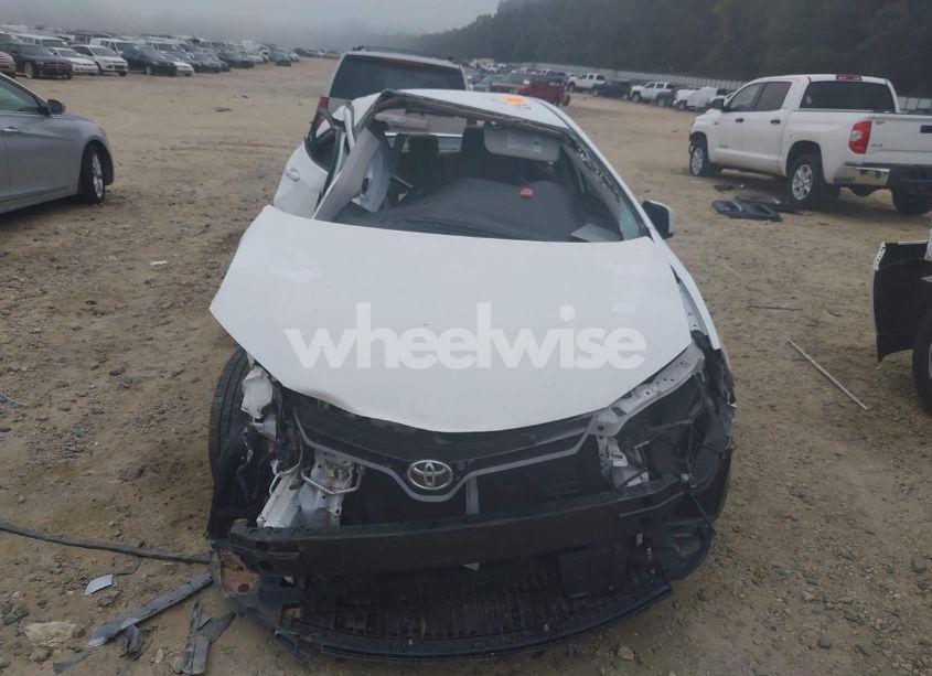 Photo 12 of 2015 Toyota Corolla LE (VIN 2T1BURHE1FC477391)