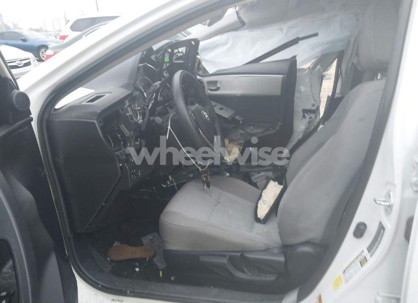 Photo 5 of 2015 Toyota Corolla LE (VIN 2T1BURHE1FC477391)