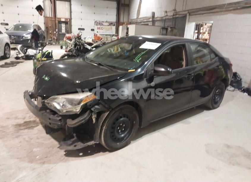 Photo 2 of 2016 Toyota Corolla LE (VIN 2T1BURHE1GC532570)