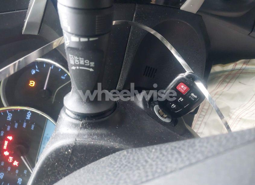 Photo 11 of 2016 Toyota Corolla LE (VIN 2T1BURHE1GC610314)