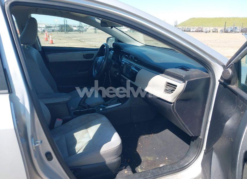 Photo 5 of 2016 Toyota Corolla LE (VIN 2T1BURHE1GC637335)