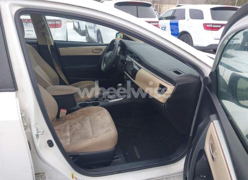 Photo 5 of 2016 Toyota Corolla LE (VIN 2T1BURHE1GC646620)