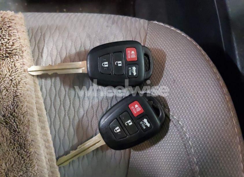 Photo 11 of 2016 Toyota Corolla LE PLUS (VIN 2T1BURHE1GC653552)