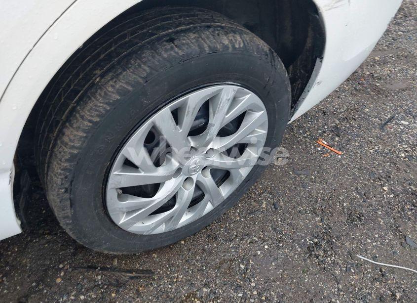 Photo 12 of 2017 Toyota Corolla L/LE/XLE/SE/XSE (VIN 2T1BURHE1HC747111)