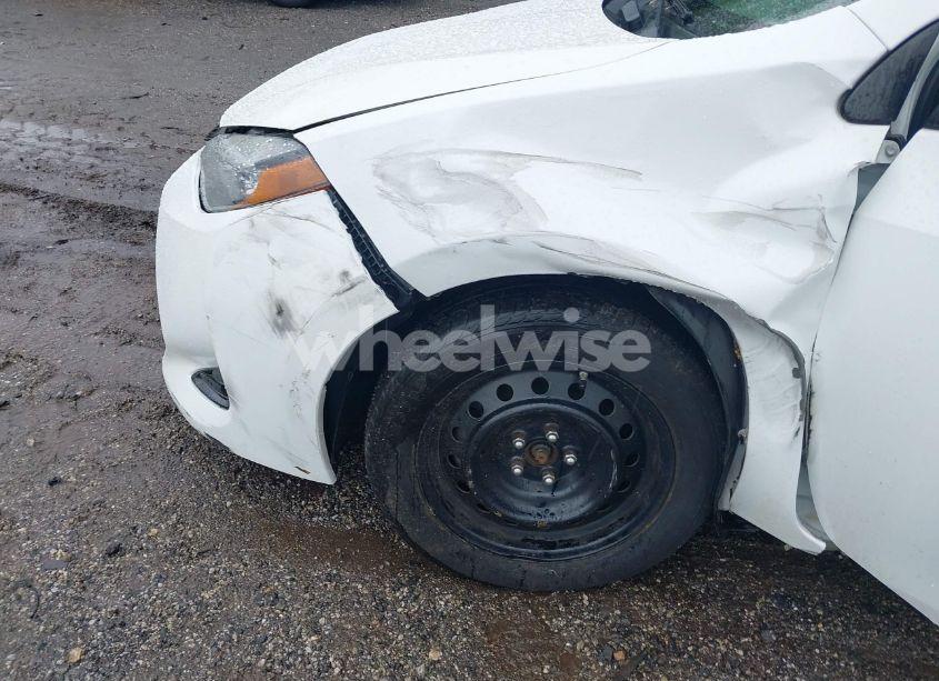 Photo 6 of 2017 Toyota Corolla L/LE/XLE/SE/XSE (VIN 2T1BURHE1HC747111)