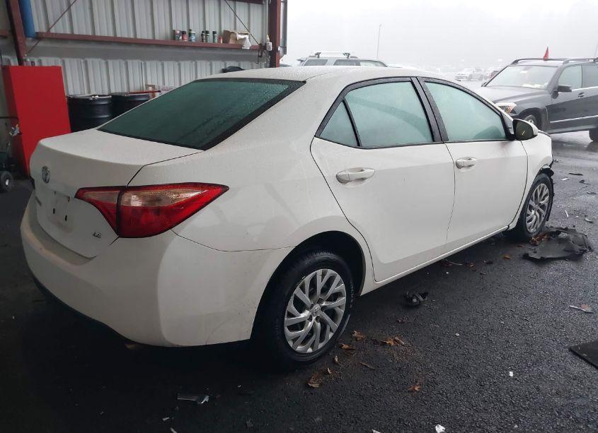 Photo 4 of 2017 Toyota Corolla LE (VIN 2T1BURHE1HC759646)