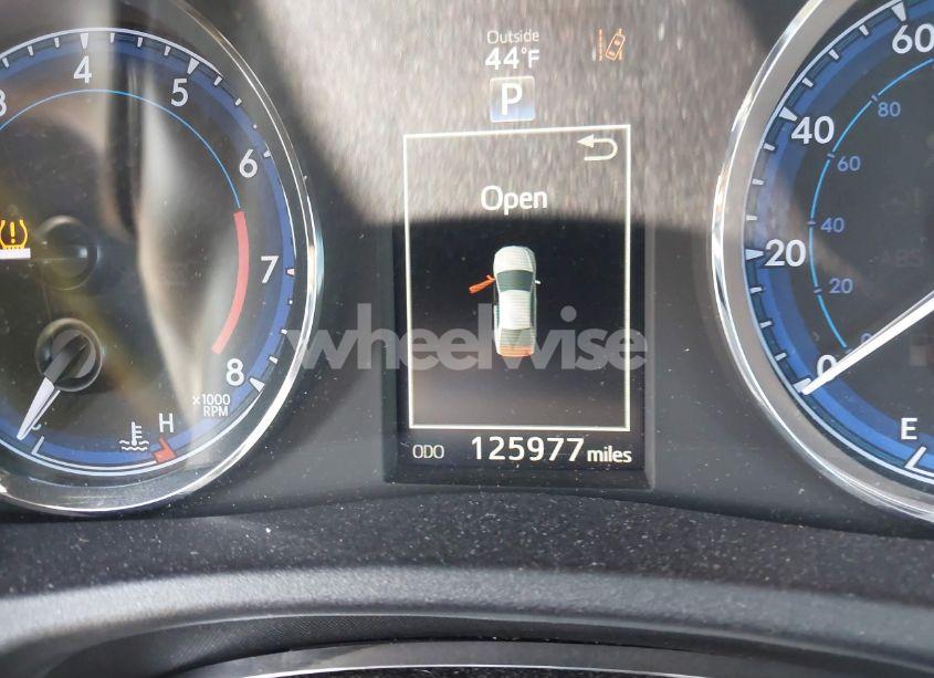 Photo 16 of 2017 Toyota Corolla XSE (VIN 2T1BURHE1HC772140)