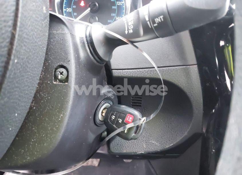 Photo 11 of 2017 Toyota Corolla LE (VIN 2T1BURHE1HC772879)