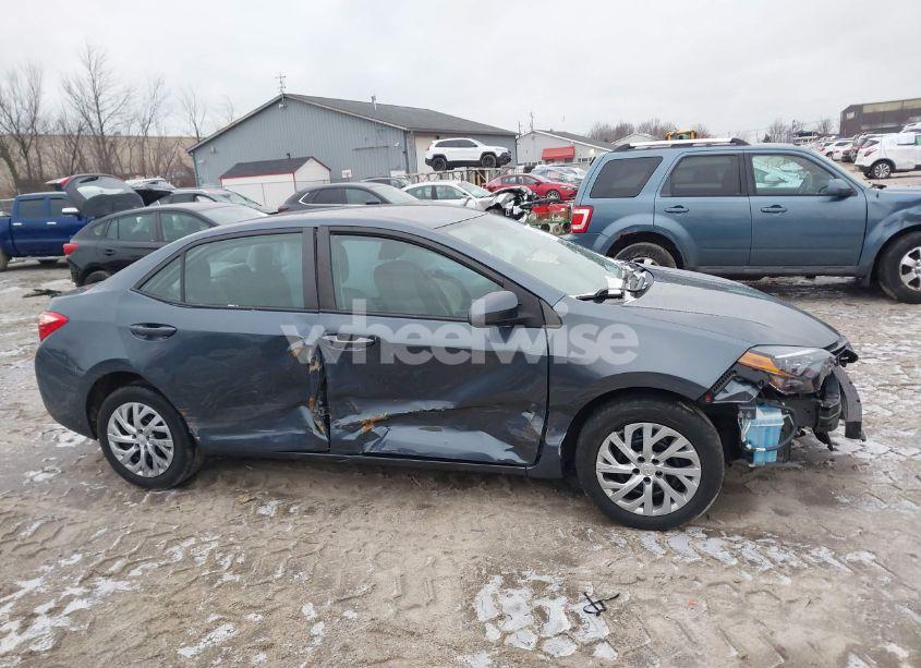 Photo 13 of 2017 Toyota Corolla LE (VIN 2T1BURHE1HC772879)