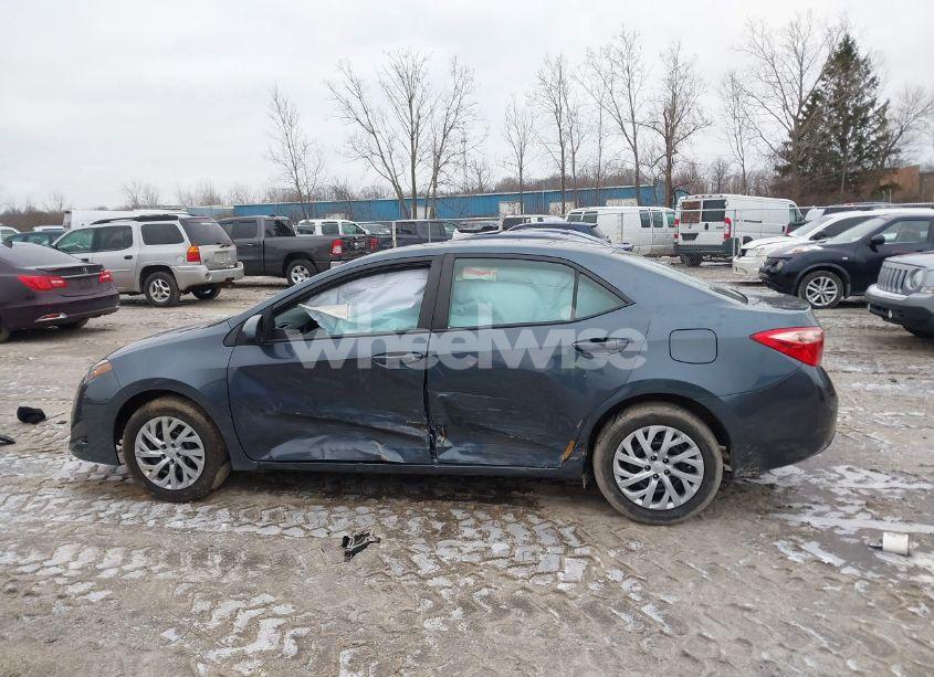 Photo 14 of 2017 Toyota Corolla LE (VIN 2T1BURHE1HC772879)