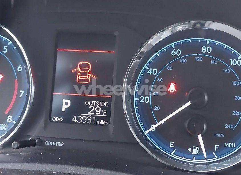 Photo 15 of 2017 Toyota Corolla LE (VIN 2T1BURHE1HC772879)