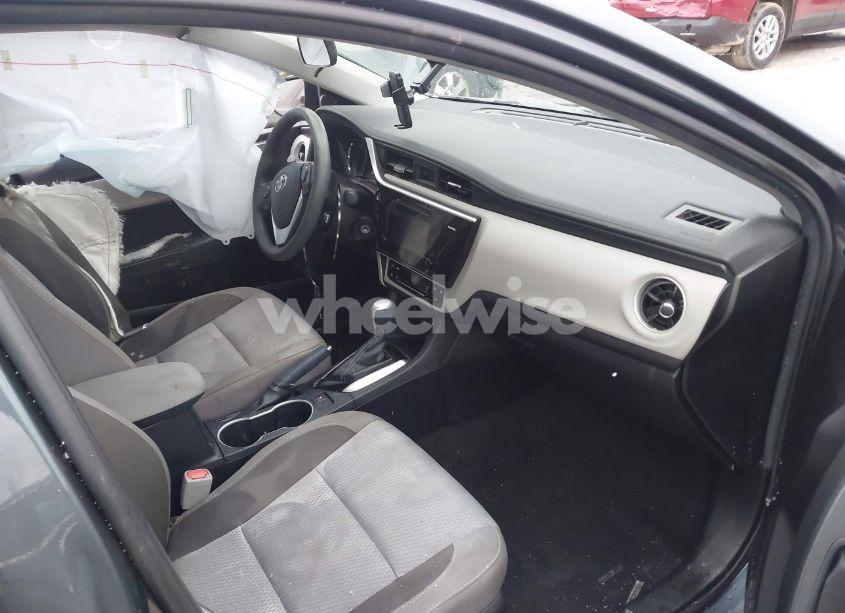 Photo 5 of 2017 Toyota Corolla LE (VIN 2T1BURHE1HC772879)