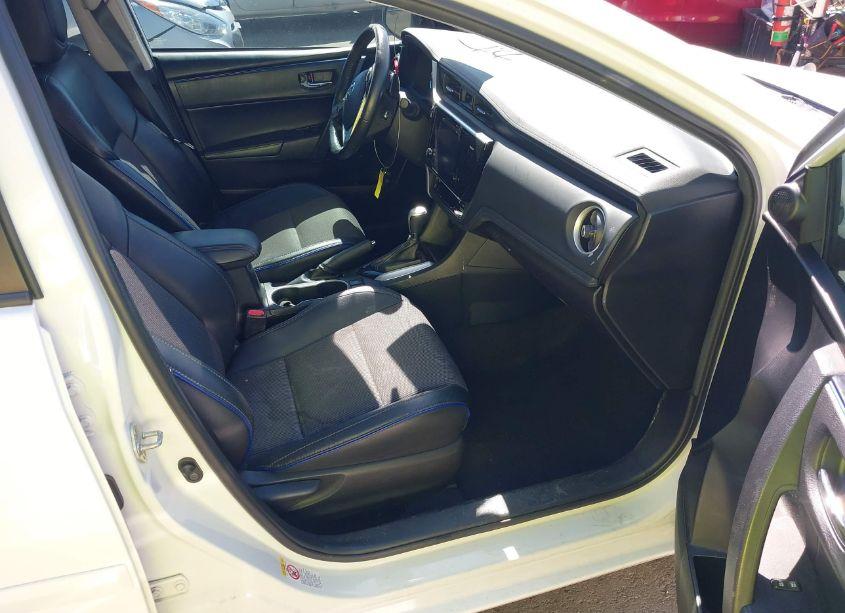 Photo 5 of 2017 Toyota Corolla SE (VIN 2T1BURHE1HC777189)