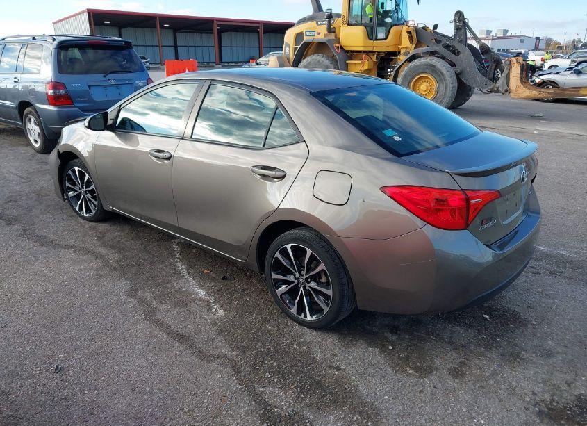Photo 3 of 2017 Toyota Corolla SE (VIN 2T1BURHE1HC779962)