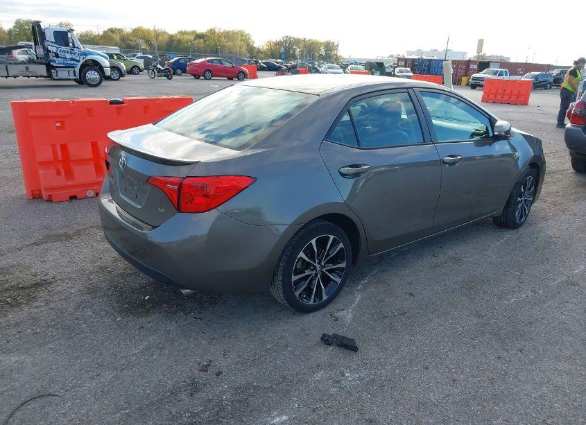 Photo 4 of 2017 Toyota Corolla SE (VIN 2T1BURHE1HC779962)