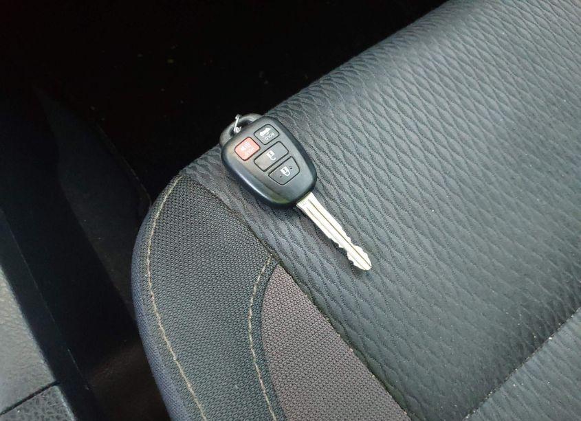 Photo 11 of 2017 Toyota Corolla LE (VIN 2T1BURHE1HC790234)