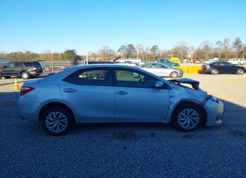 Photo 13 of 2017 Toyota Corolla LE (VIN 2T1BURHE1HC790234)