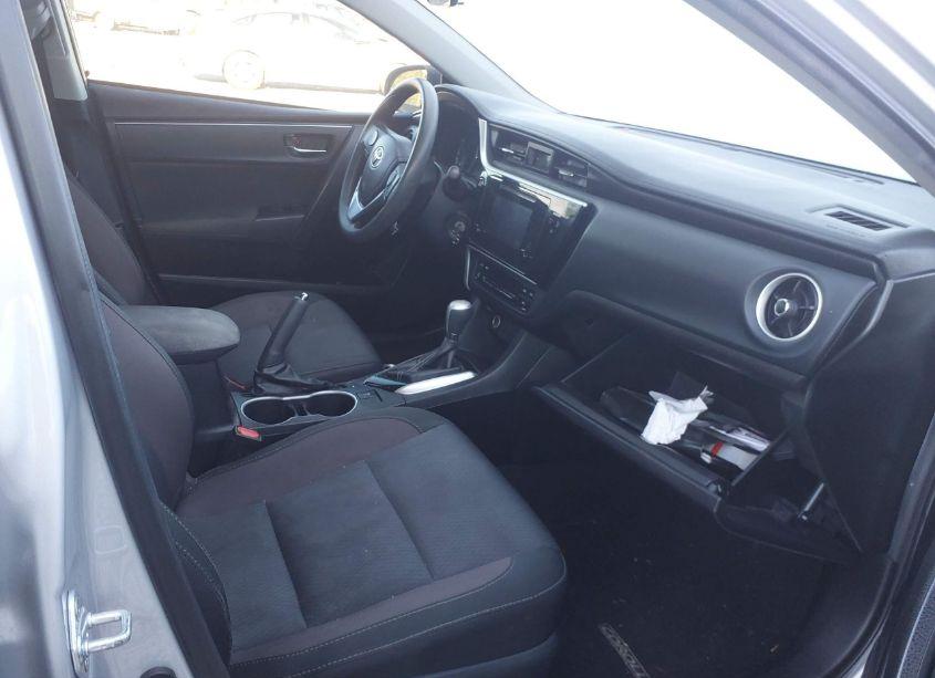 Photo 5 of 2017 Toyota Corolla LE (VIN 2T1BURHE1HC790234)