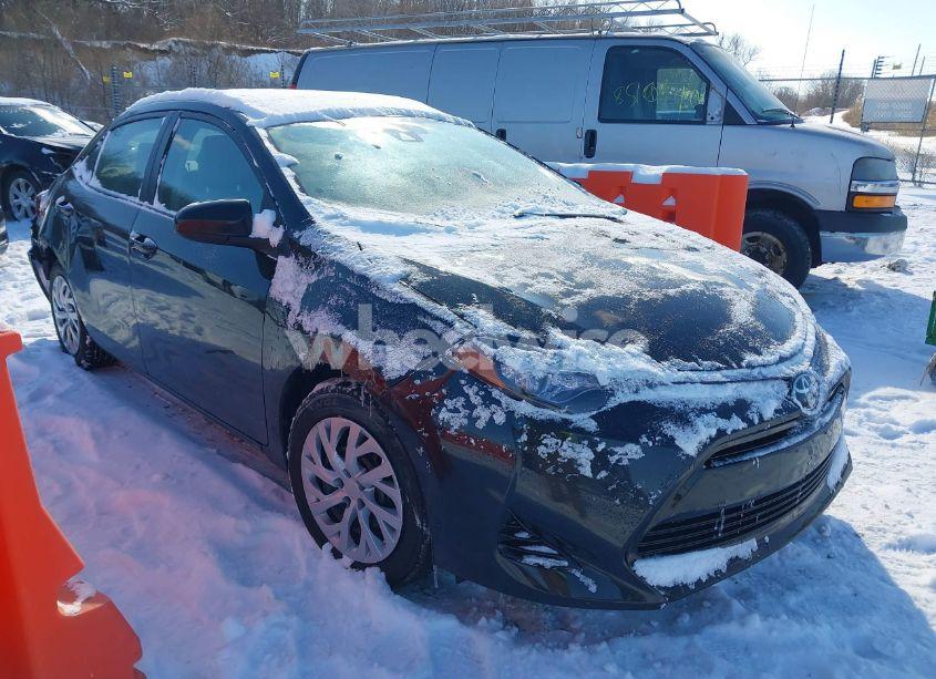 2017 Toyota Corolla LE (VIN 2T1BURHE1HC812510) main photo