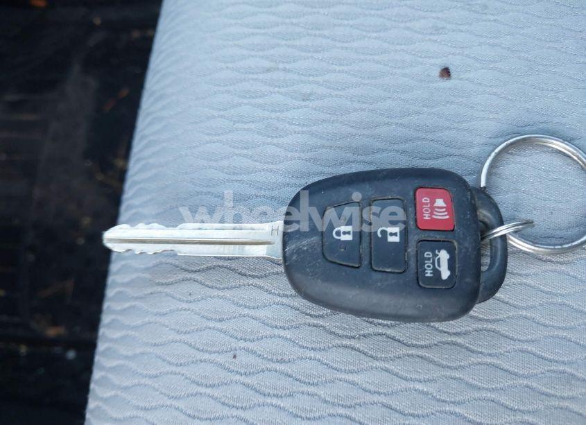 Photo 11 of 2017 Toyota Corolla LE (VIN 2T1BURHE1HC812510)