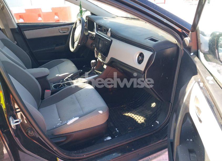 Photo 5 of 2017 Toyota Corolla LE (VIN 2T1BURHE1HC812510)