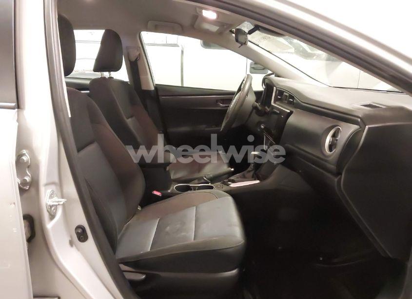 Photo 5 of 2017 Toyota Corolla LE (VIN 2T1BURHE1HC812619)