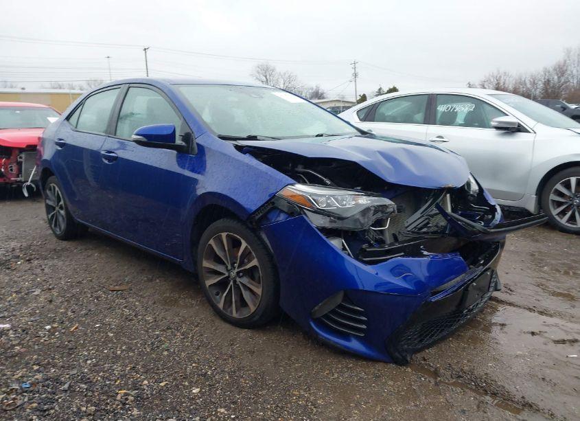 2017 Toyota Corolla SE (VIN 2T1BURHE1HC837486) main photo