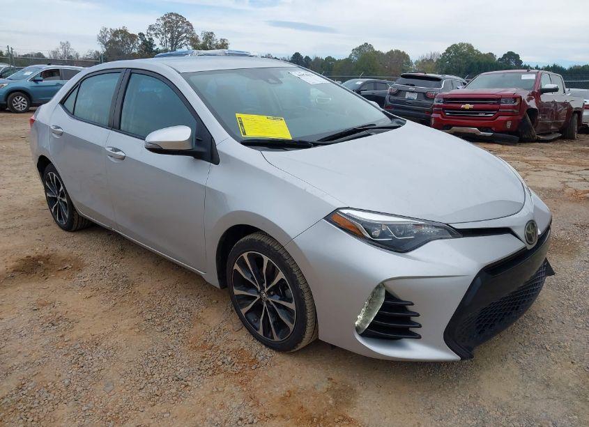 2017 Toyota Corolla SE (VIN 2T1BURHE1HC842736) main photo