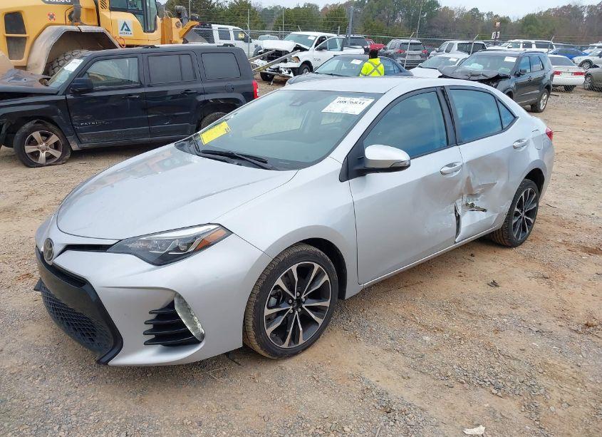 Photo 2 of 2017 Toyota Corolla SE (VIN 2T1BURHE1HC842736)