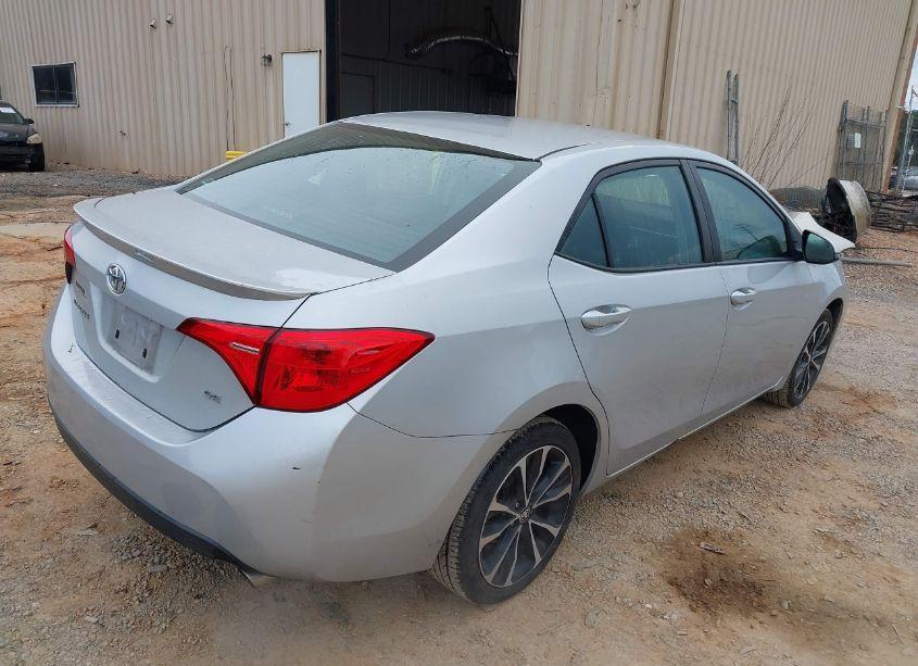 Photo 4 of 2017 Toyota Corolla SE (VIN 2T1BURHE1HC842736)