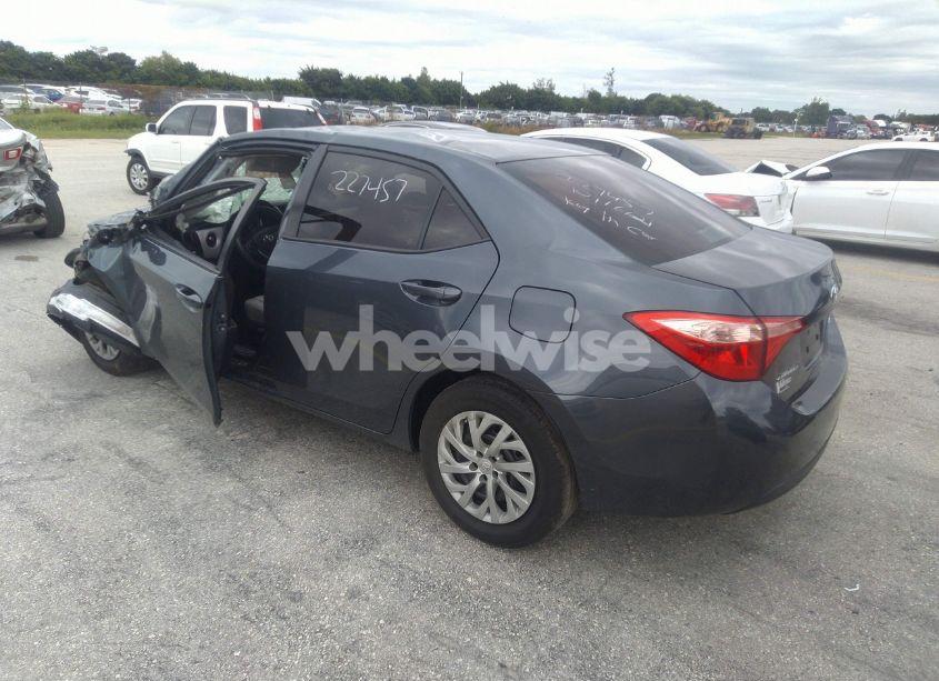 Photo 3 of 2017 Toyota Corolla LE (VIN 2T1BURHE1HC844888)