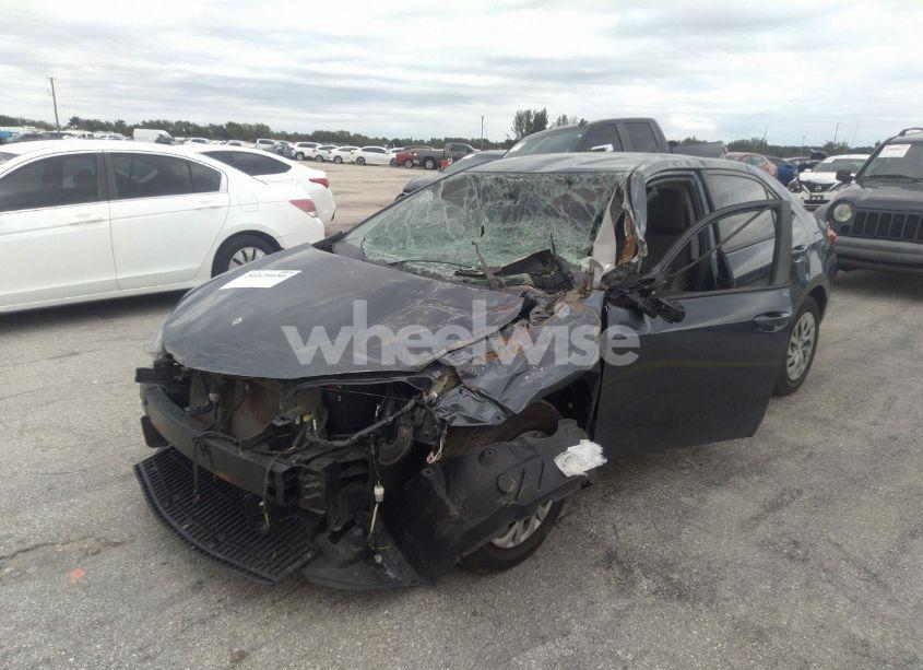 Photo 6 of 2017 Toyota Corolla LE (VIN 2T1BURHE1HC844888)