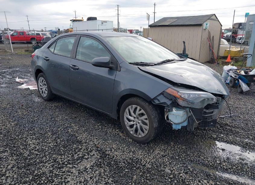 2017 Toyota Corolla LE (VIN 2T1BURHE1HC849234) main photo