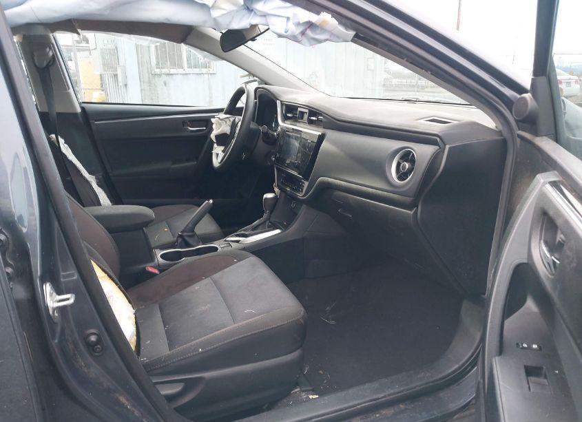 Photo 5 of 2017 Toyota Corolla LE (VIN 2T1BURHE1HC849234)