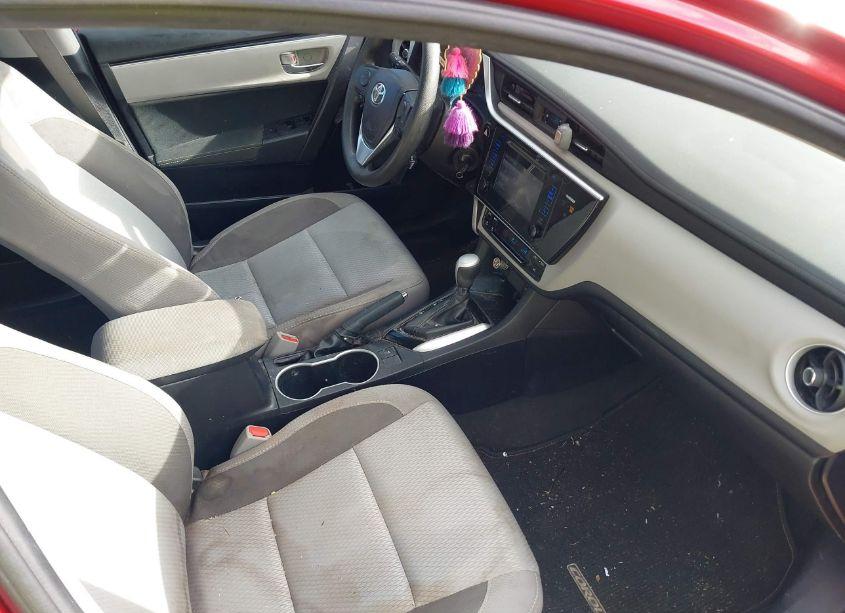 Photo 5 of 2017 Toyota Corolla LE (VIN 2T1BURHE1HC863103)