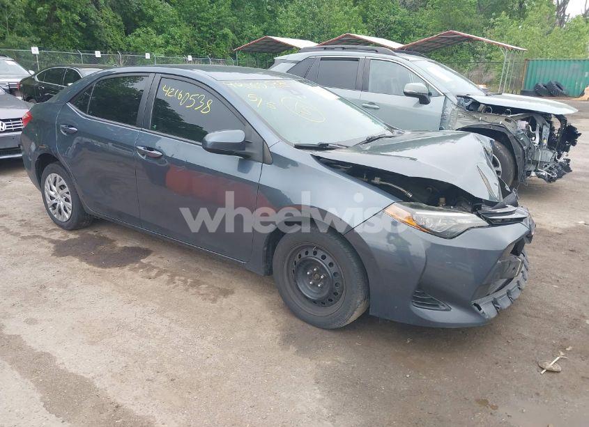 2017 Toyota Corolla LE (VIN 2T1BURHE1HC871797) main photo