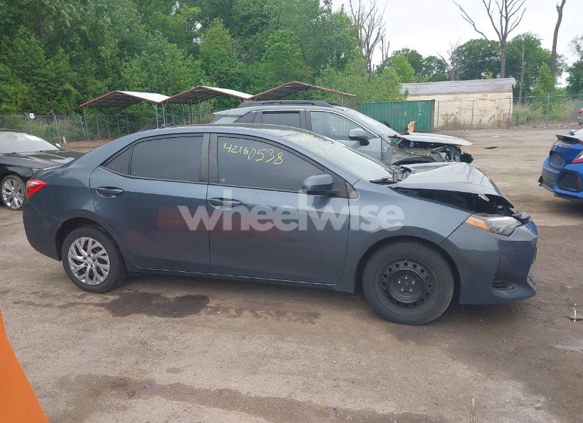 Photo 13 of 2017 Toyota Corolla LE (VIN 2T1BURHE1HC871797)