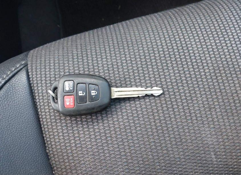 Photo 11 of 2017 Toyota Corolla SE (VIN 2T1BURHE1HC886624)