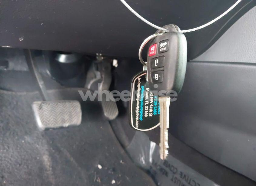 Photo 11 of 2017 Toyota Corolla LE (VIN 2T1BURHE1HC889555)