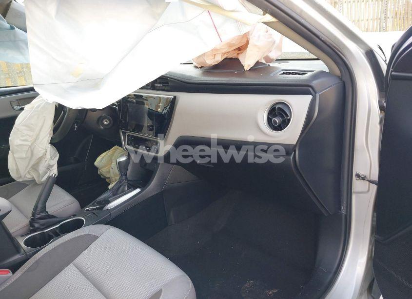 Photo 5 of 2017 Toyota Corolla LE (VIN 2T1BURHE1HC958163)