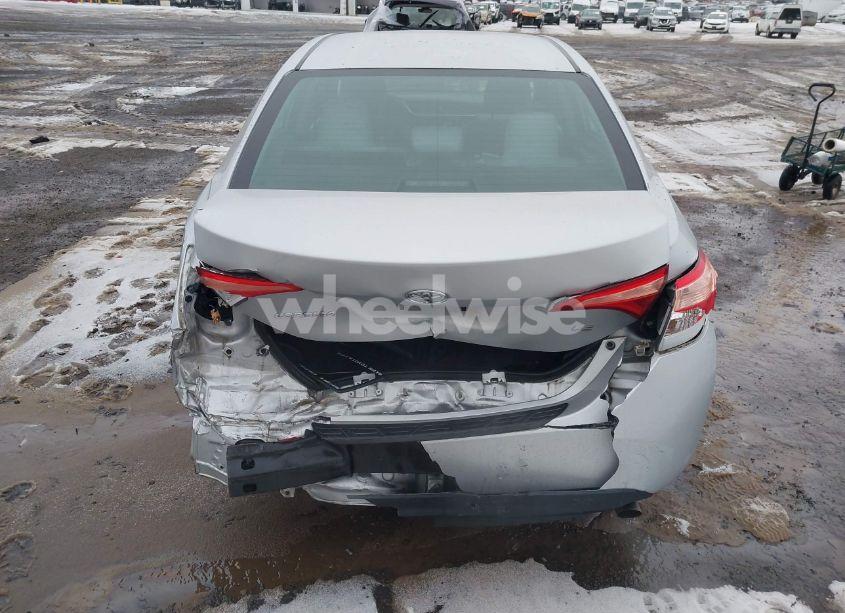 Photo 16 of 2018 Toyota Corolla LE (VIN 2T1BURHE1JC002025)