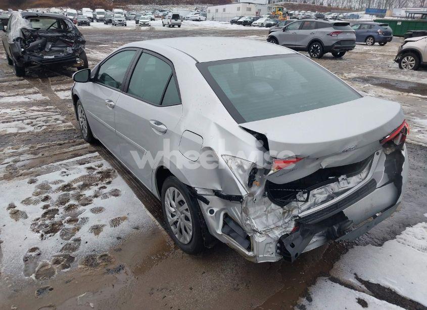Photo 3 of 2018 Toyota Corolla LE (VIN 2T1BURHE1JC002025)