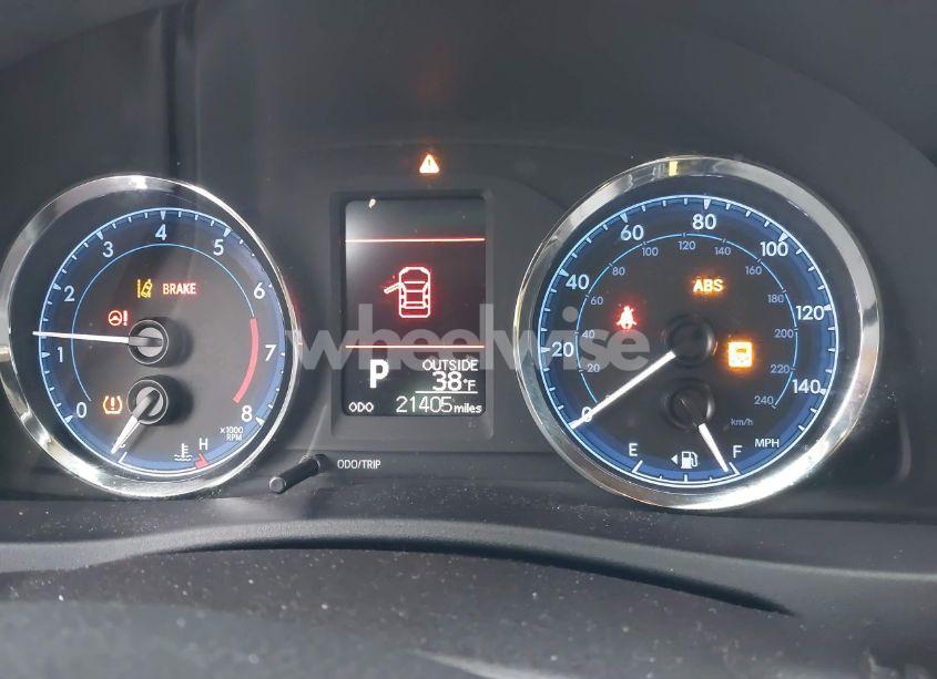 Photo 7 of 2018 Toyota Corolla LE (VIN 2T1BURHE1JC002025)