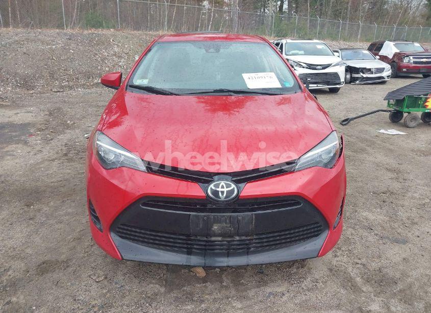 Photo 12 of 2018 Toyota Corolla LE (VIN 2T1BURHE1JC003661)